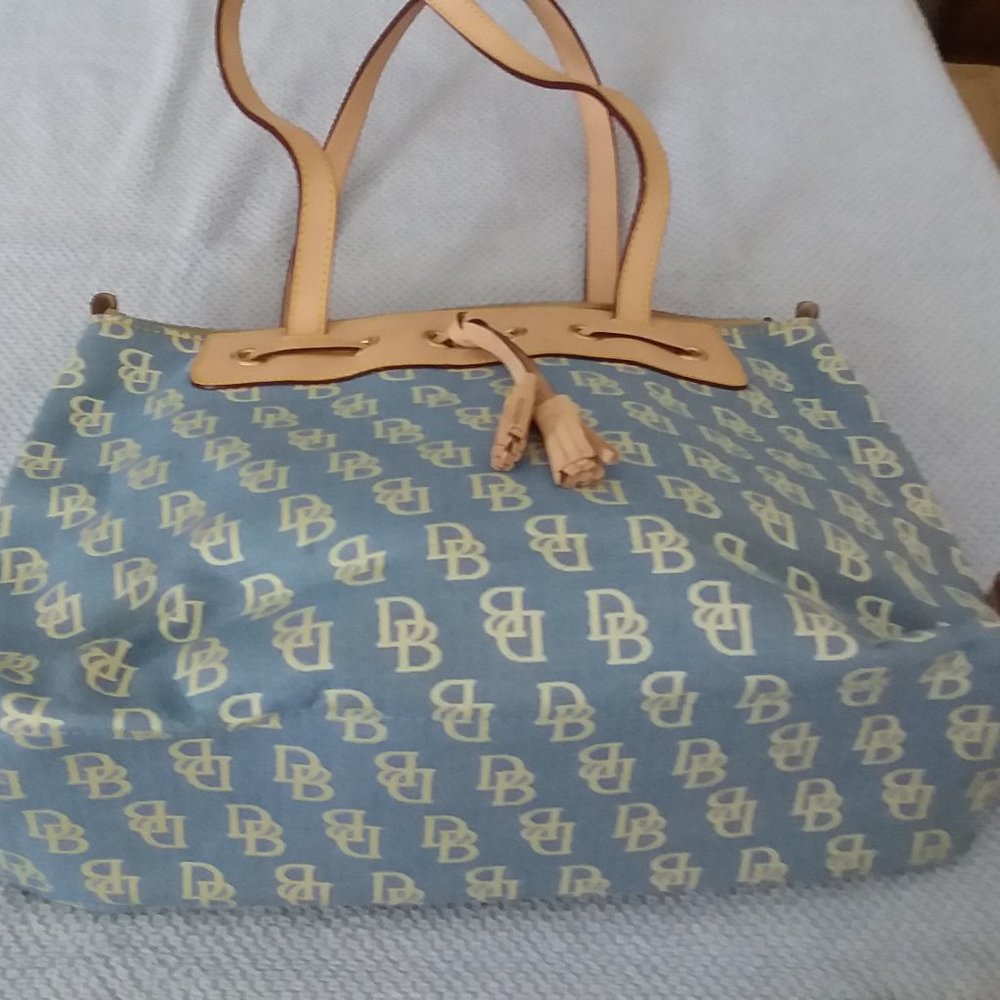 Dooney & Bourke Handbag  -  April Sale Price!!